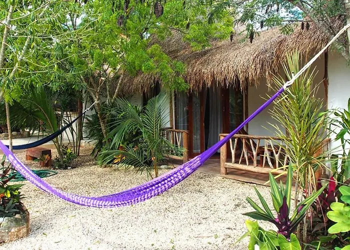 Hotel Aldea Balam 3*